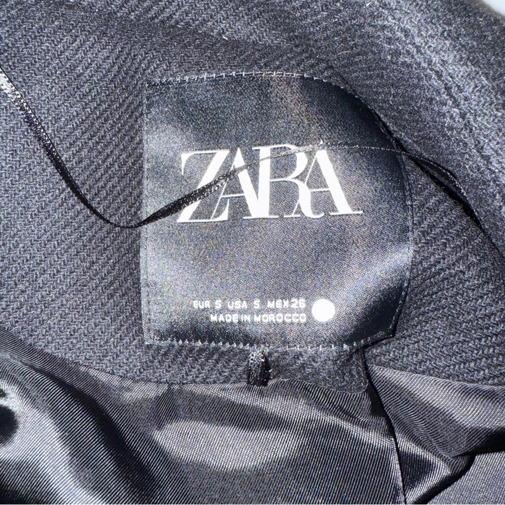 Zara Women's Elegant Black Trench Coat - Picture 5 of 6